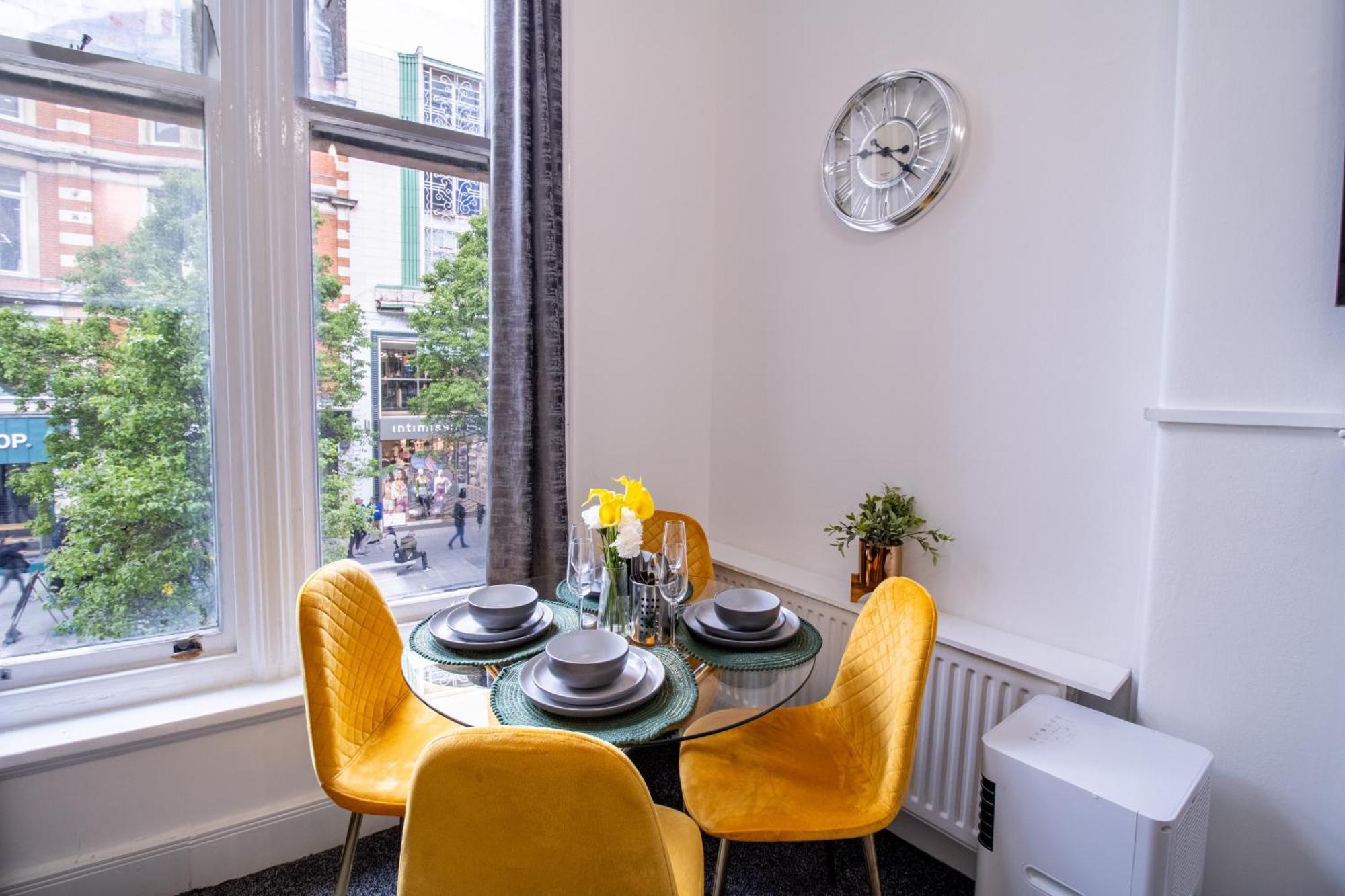 Luxurious Apartments On Oxford Street Londen Buitenkant foto